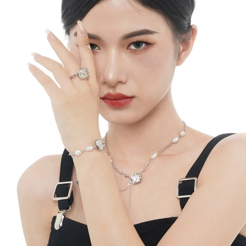 Ring with baroque pearl