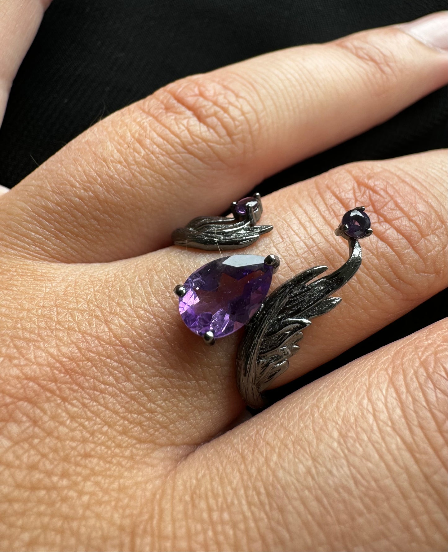 Ring with amethysts