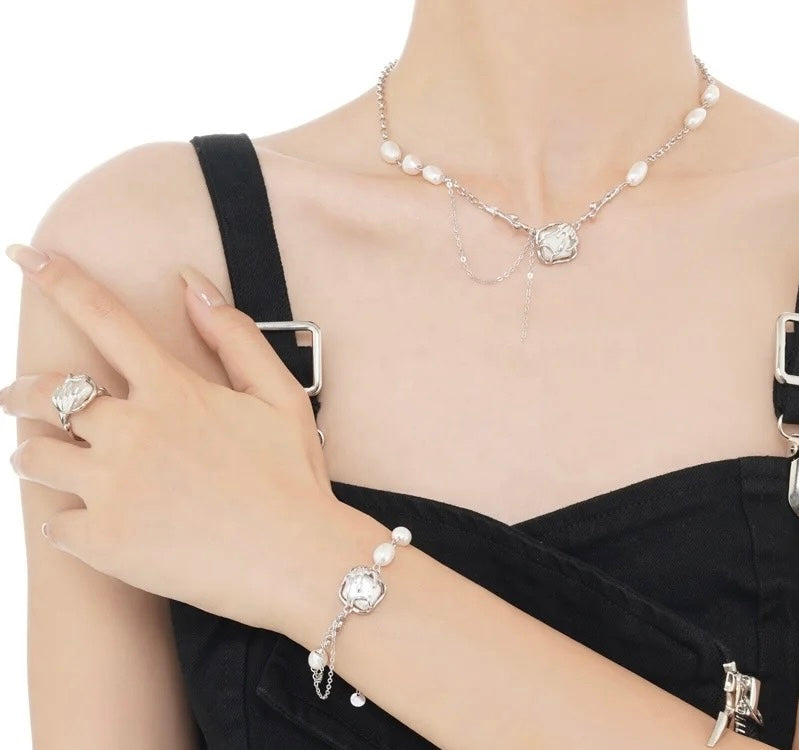 Ring with baroque pearl