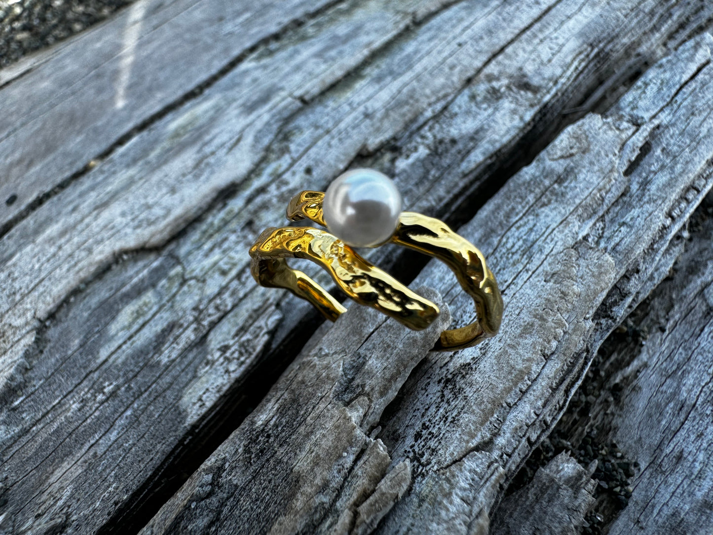 Silver ring with pearl