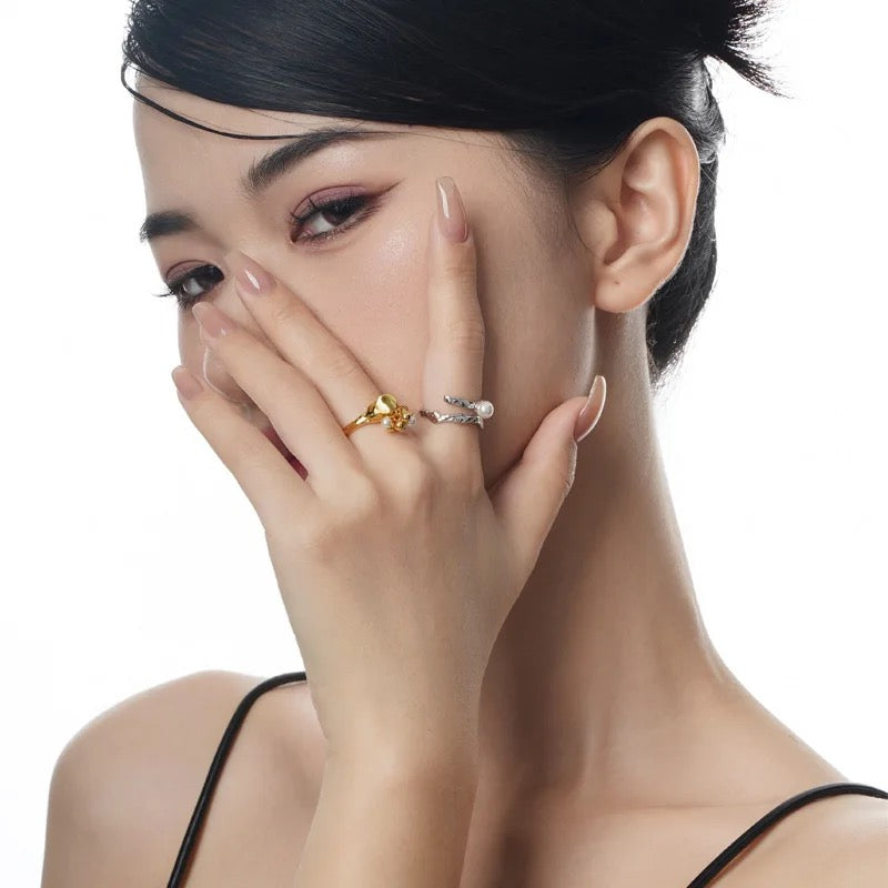 Silver ring with pearl