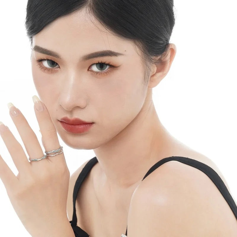 Ring with blue enamel