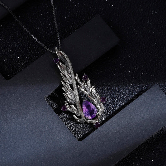 Silver necklace with amethysts