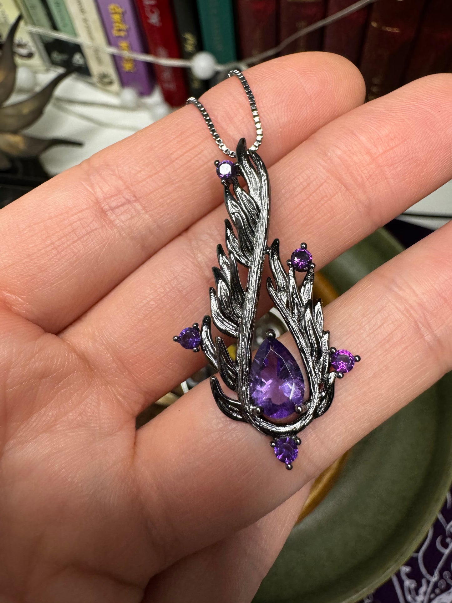 Silver necklace with amethysts