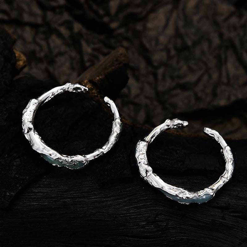 Ring with blue enamel