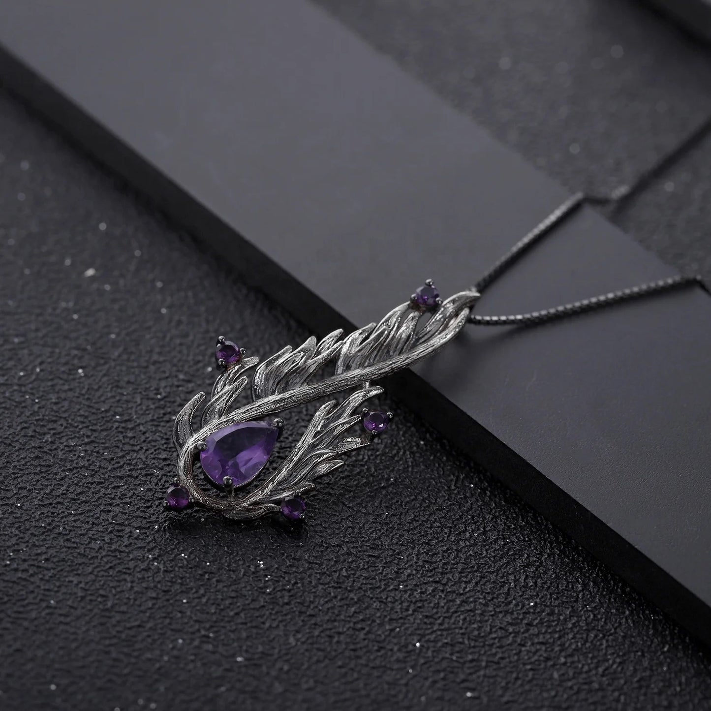 Silver necklace with amethysts
