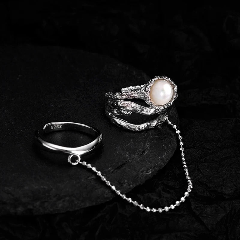 Double ring with shell stone and chain