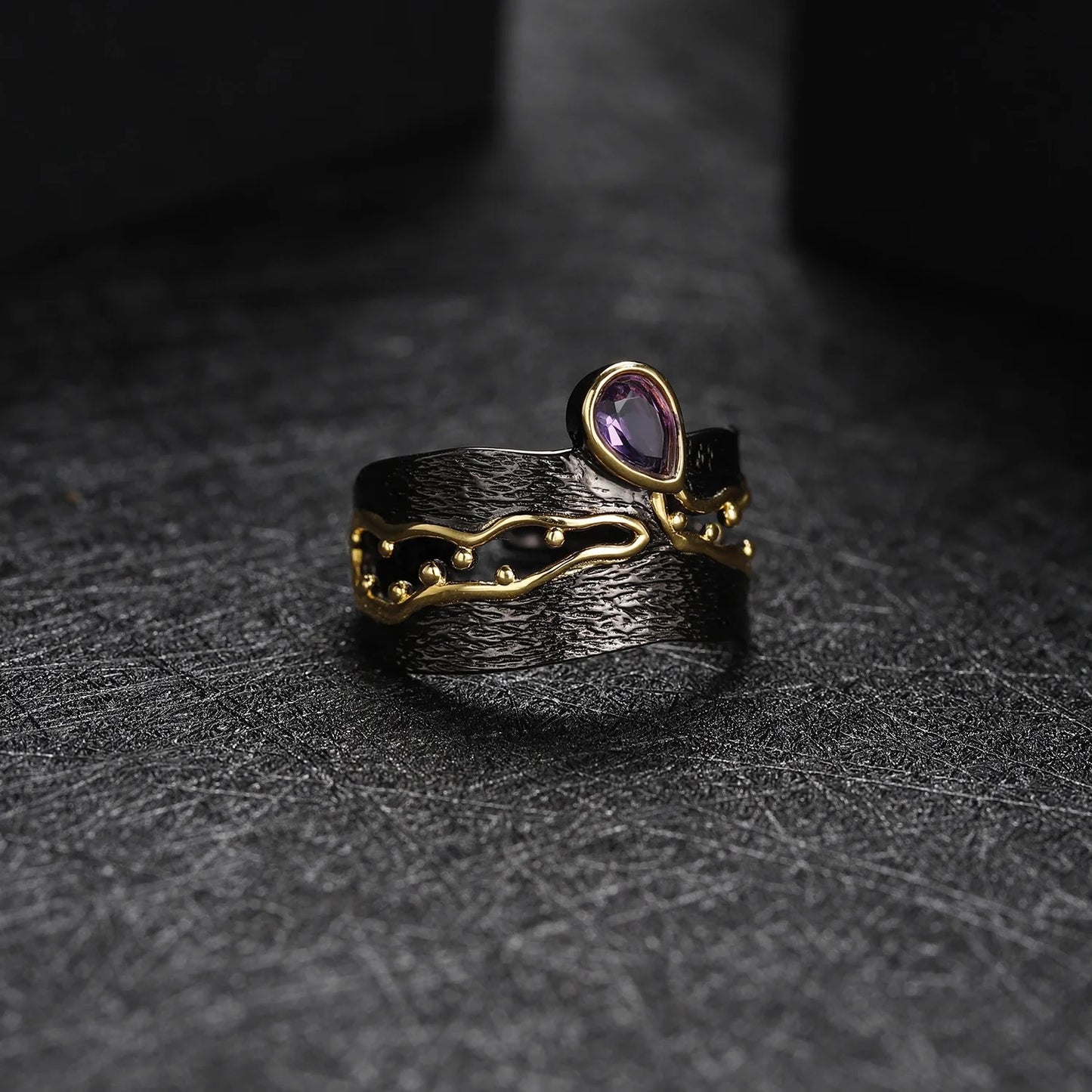 Ring with amethyst