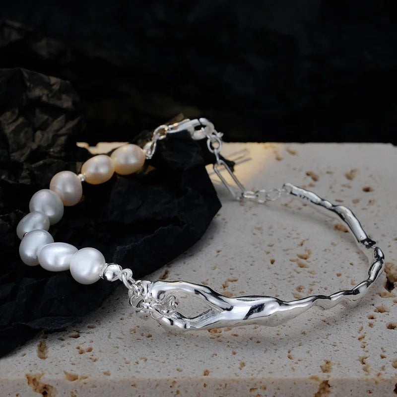 Bracelet with pearls
