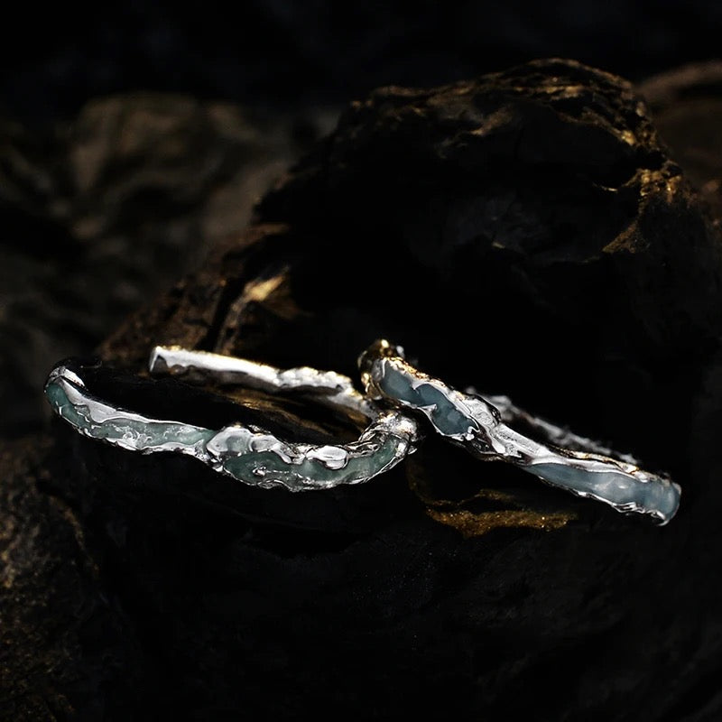 Ring with blue enamel