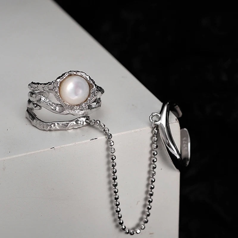 Double ring with shell stone and chain
