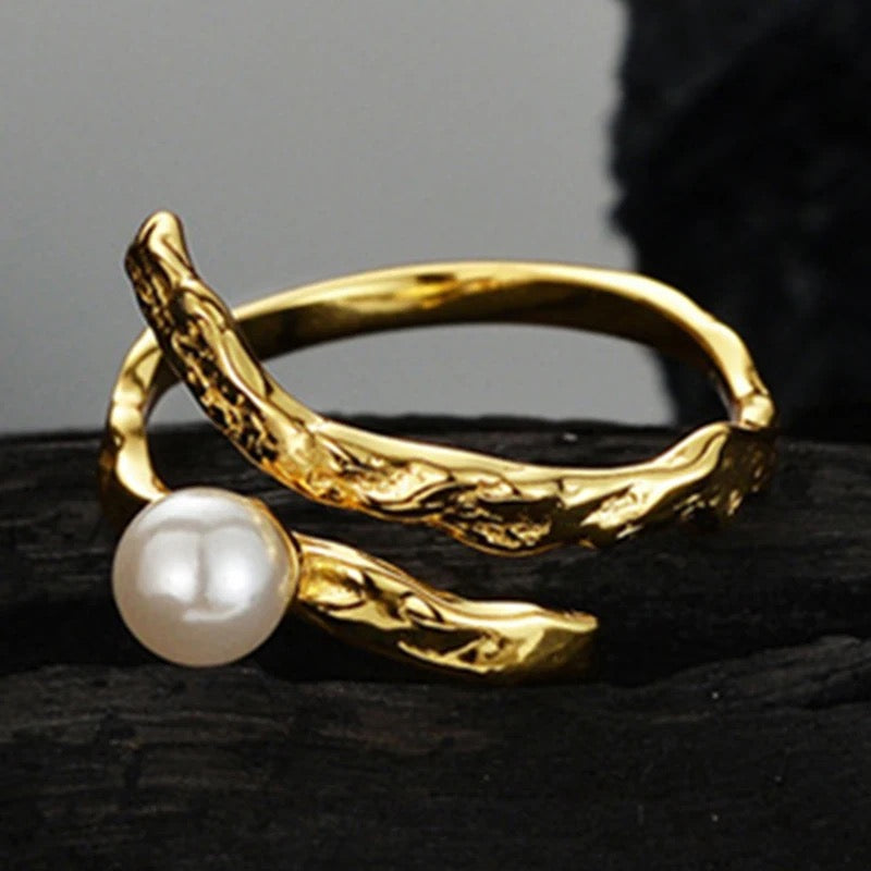 Silver ring with pearl