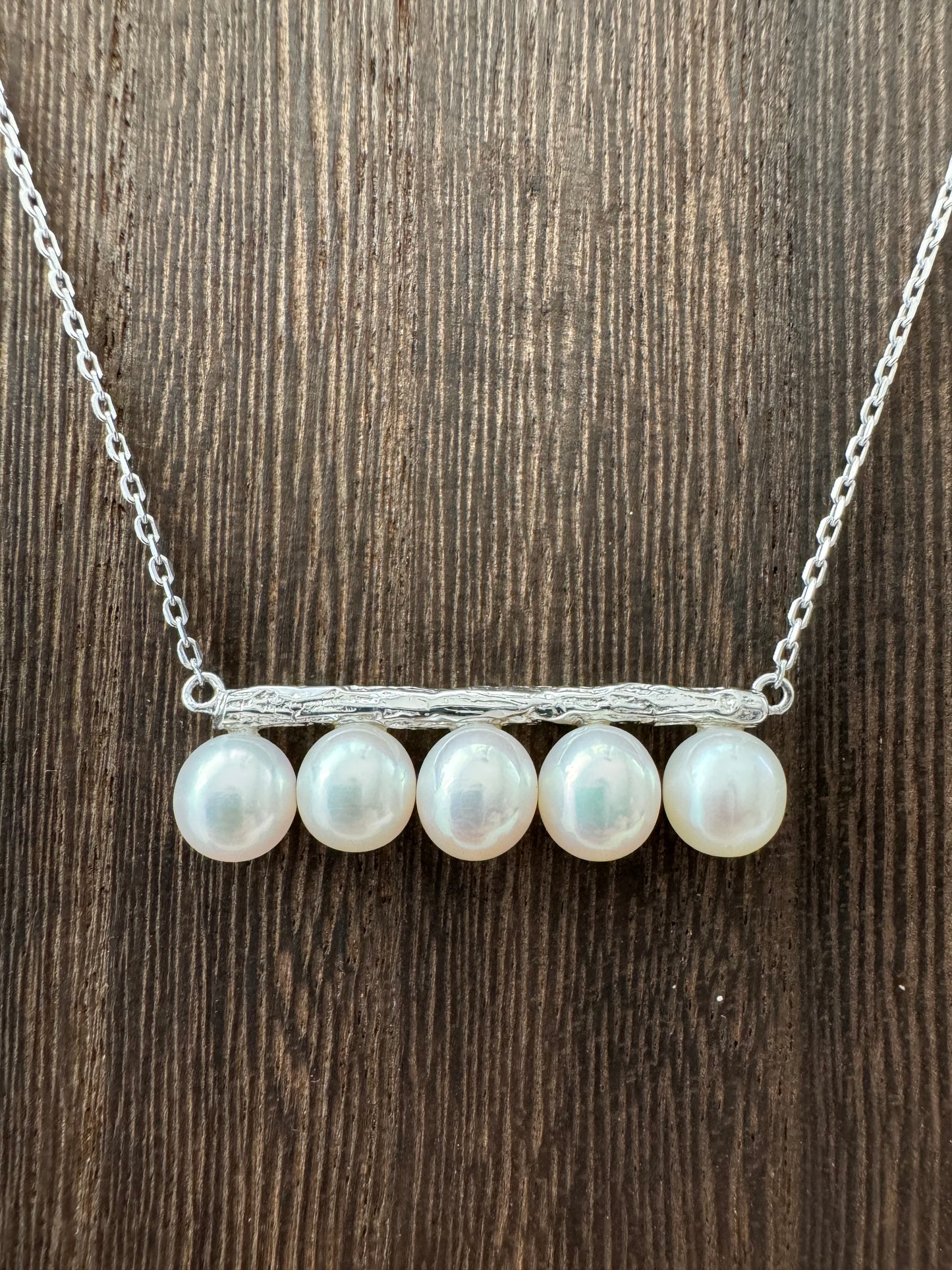Silver necklace with freshwater pearls