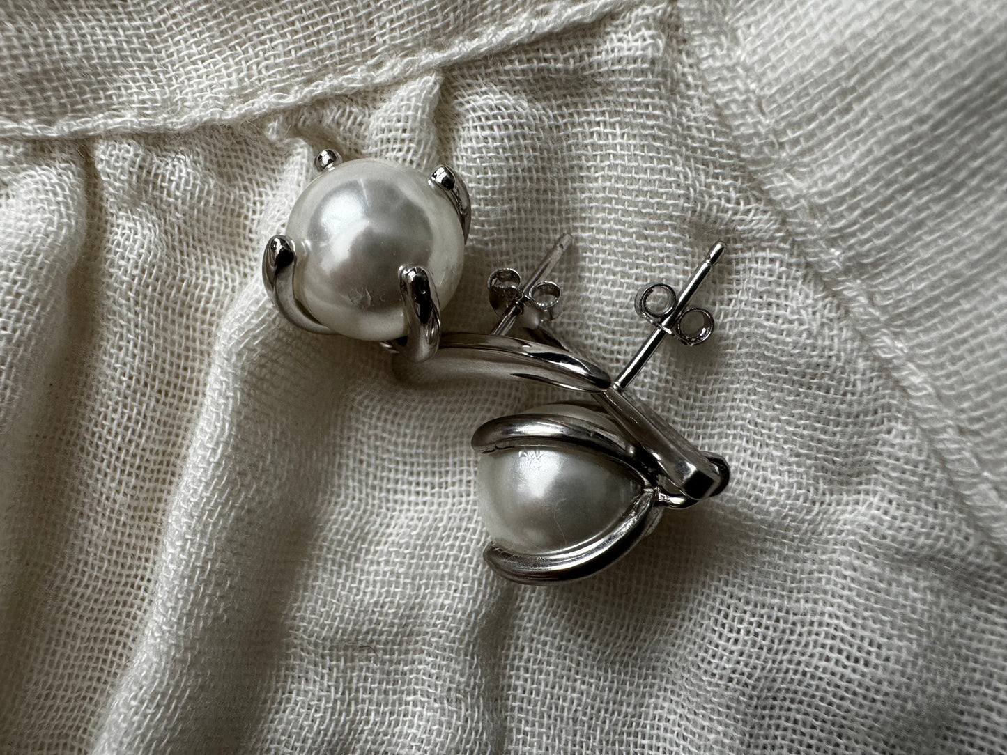 Silver pearl earrings