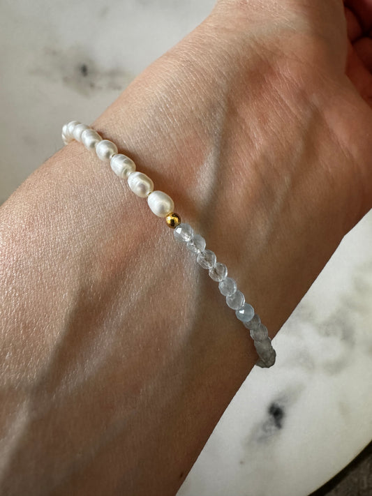 Aquamarine and pearls bracelet