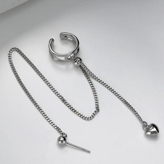Earring with chain and heart (one piece).