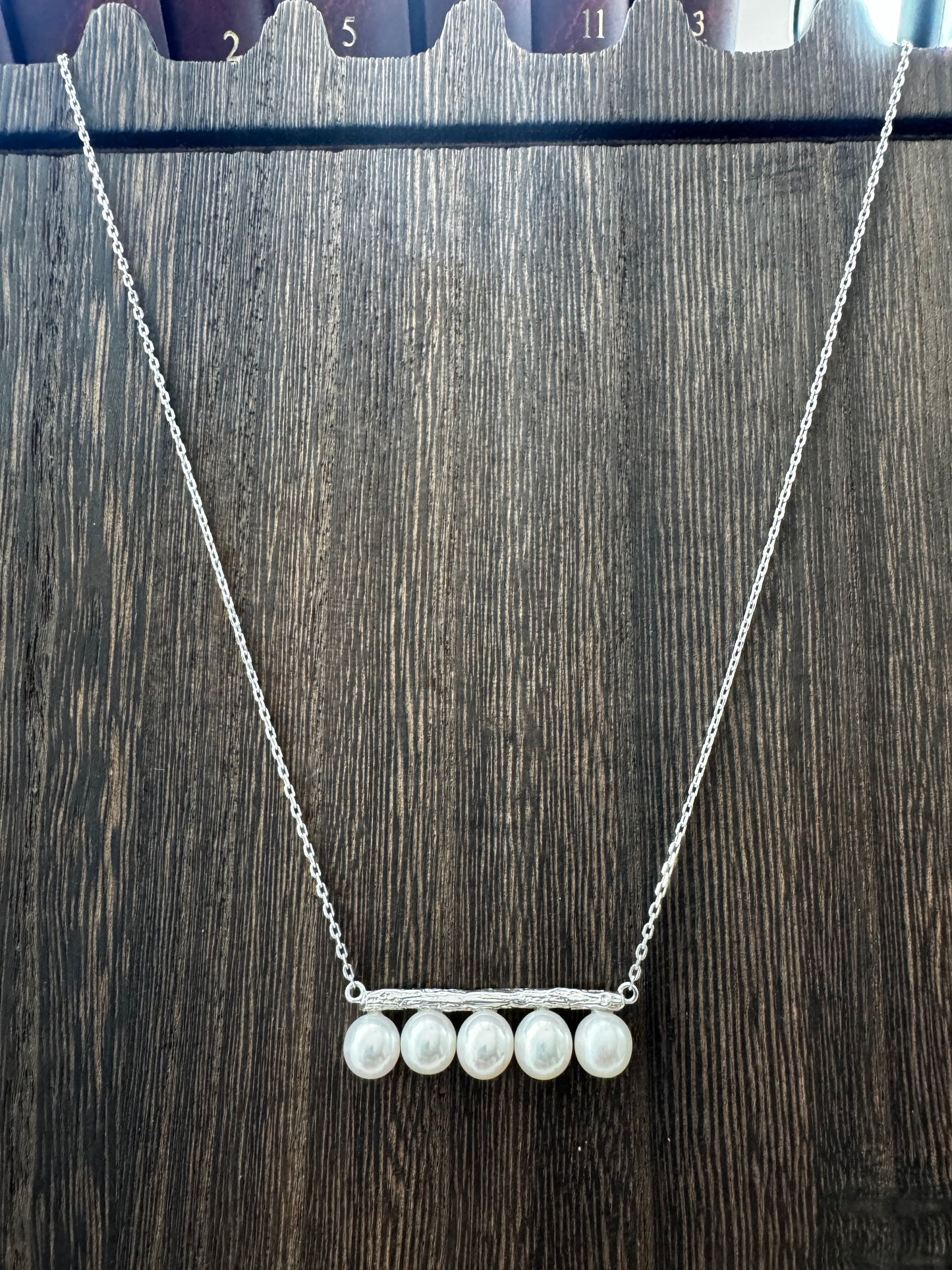 Silver necklace with freshwater pearls