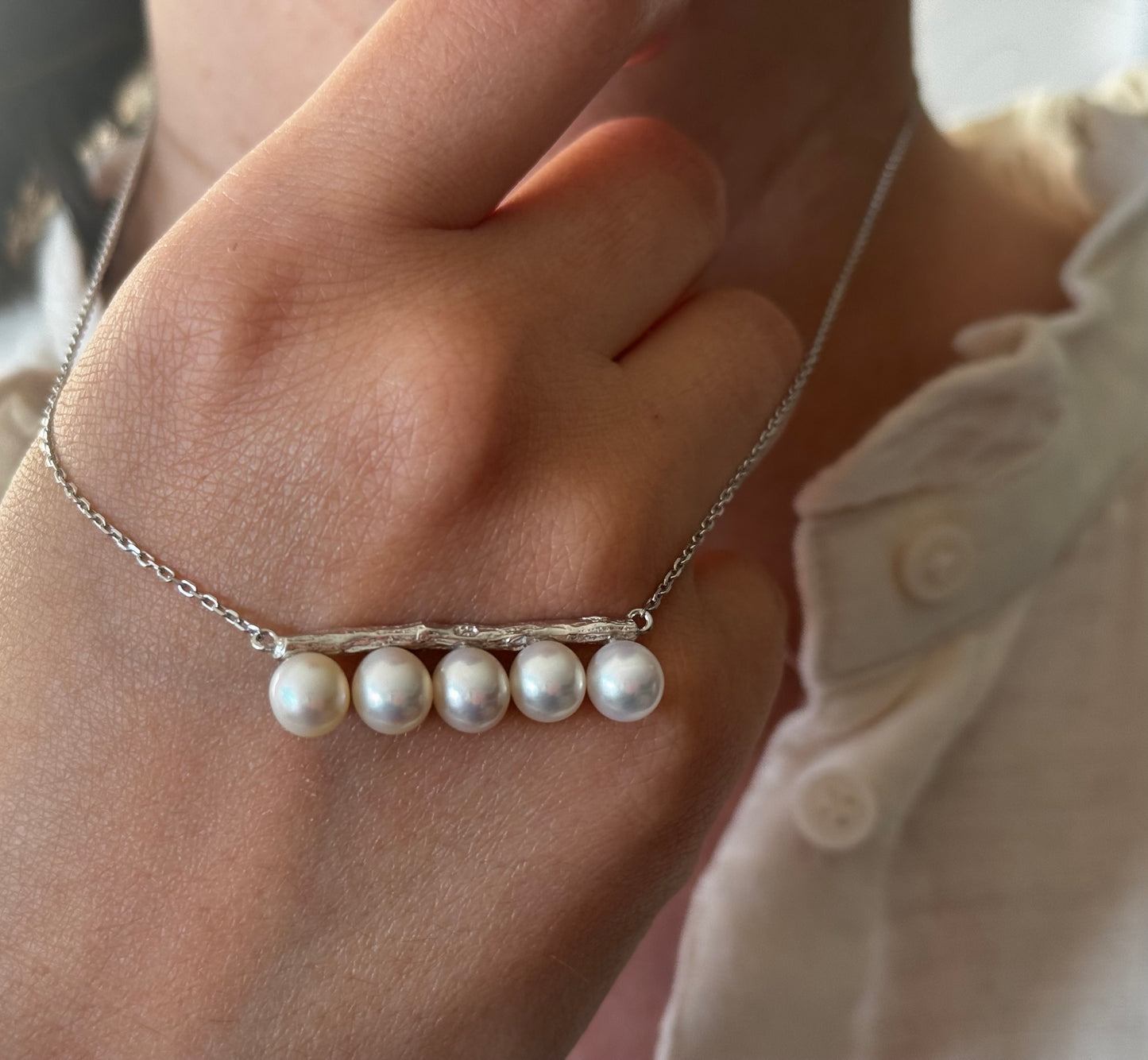 Silver necklace with freshwater pearls