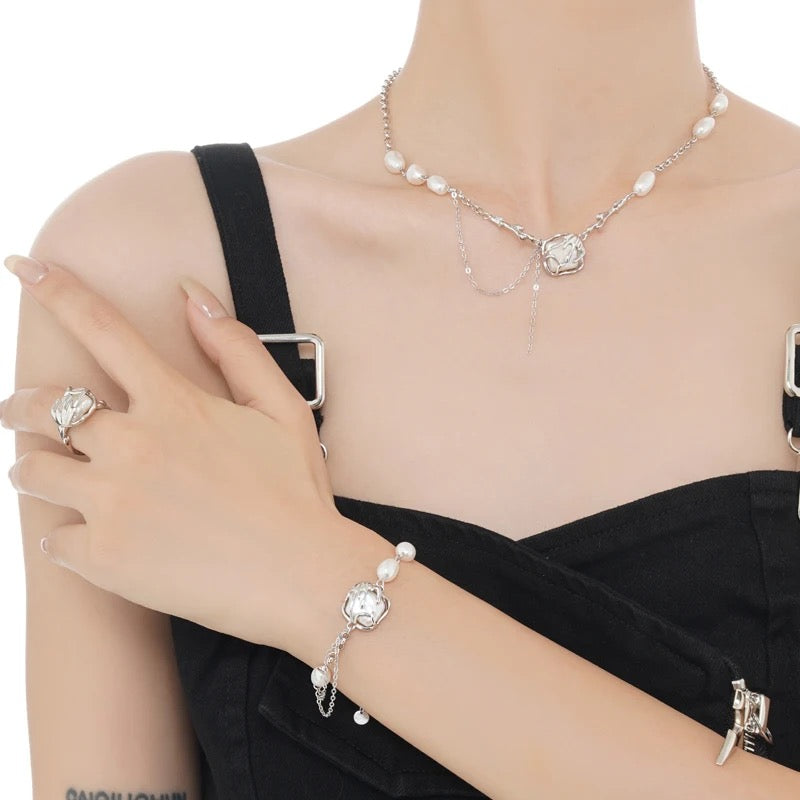 Necklace with square Pearl