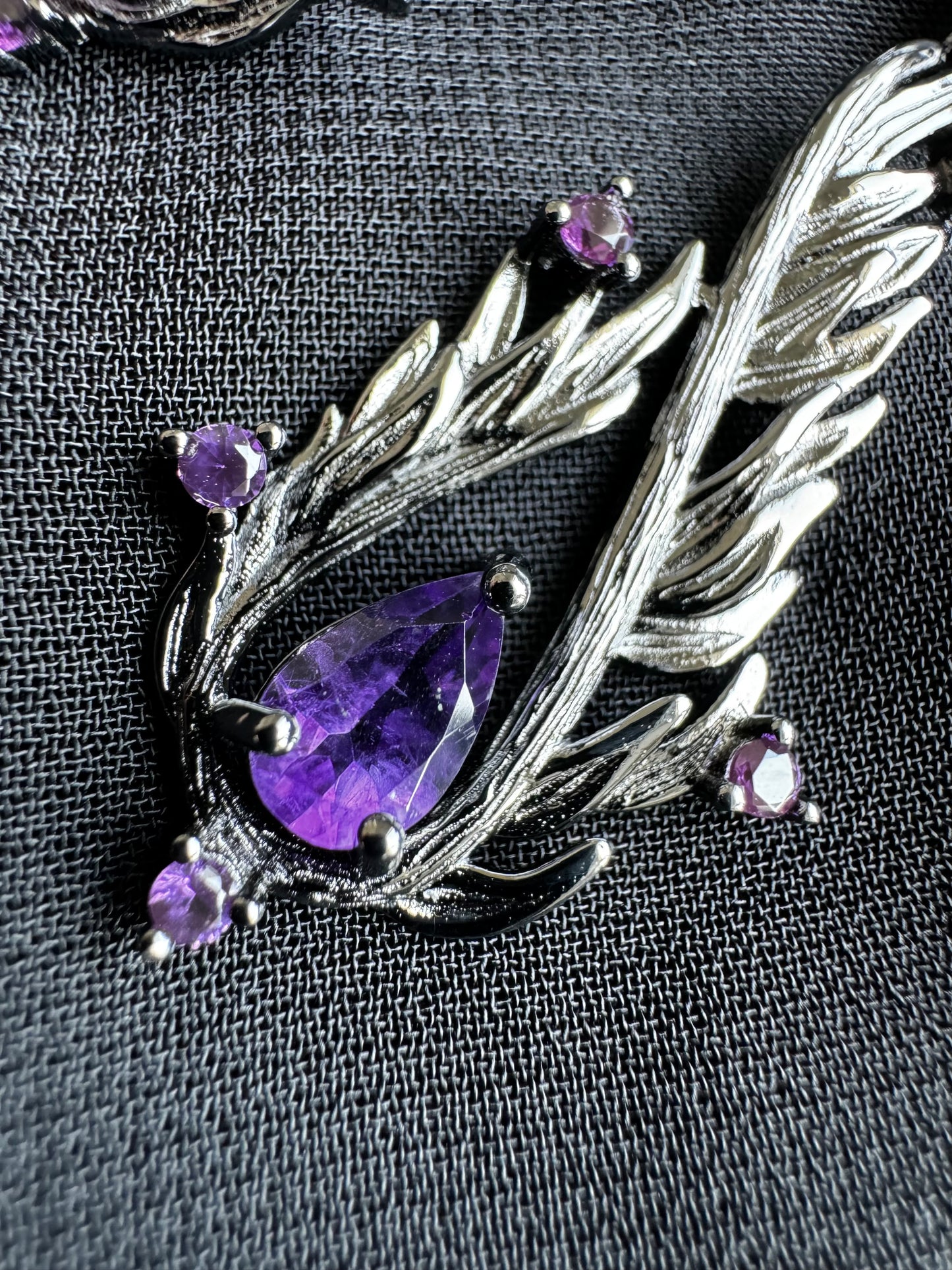Silver earrings with amethysts