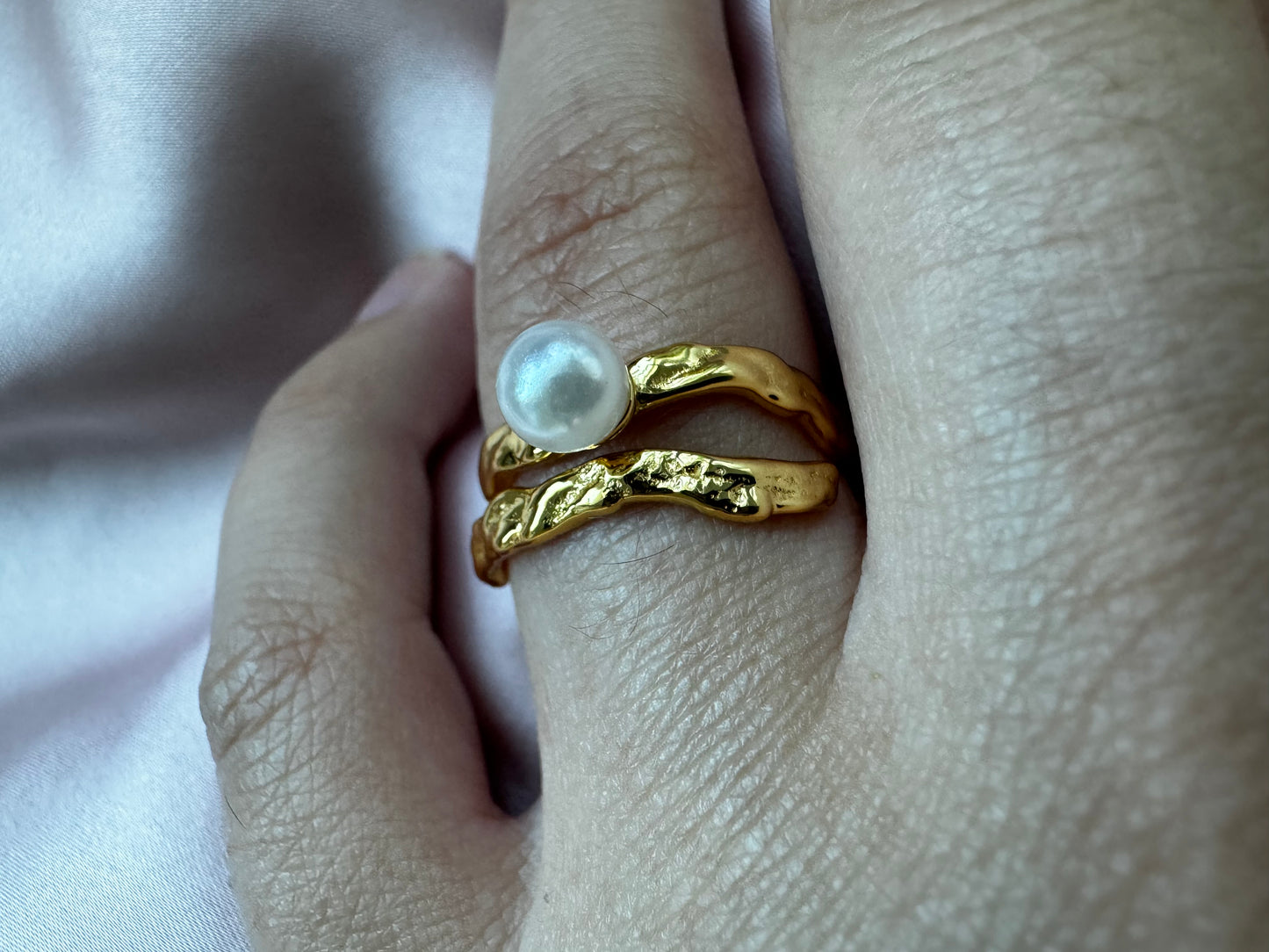 Silver ring with pearl