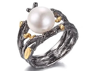 Sterling silver ring with pearl