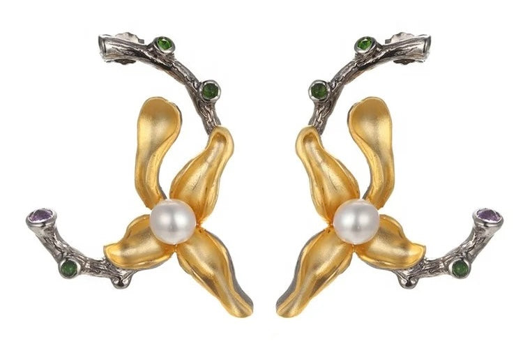 Flower earrings with pearls, amethysts and diopsides