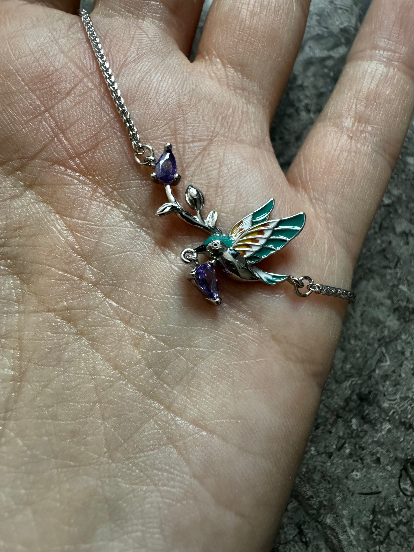 Bracelet with enamel bird