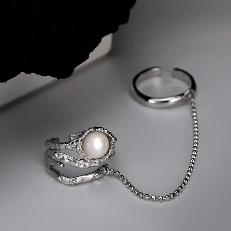 Double ring with shell stone and chain